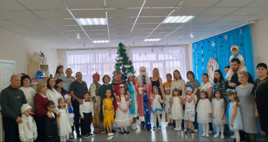 Новый год в старшей-подготовительной группе "Зайчата" Новый год в старшей-подготовительной группе "Зайчата".